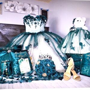 15 dress ,used only once. Everything in the picture is included